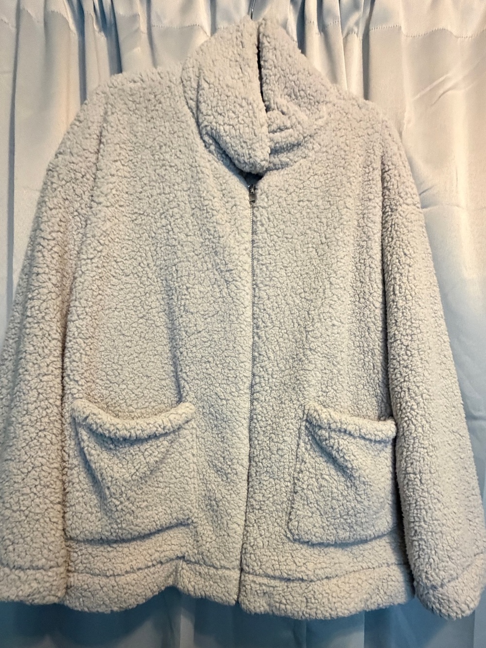 Cozy Women's Grey Sherpa Style Jacket